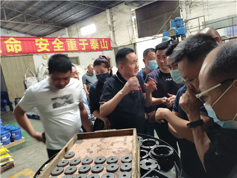 感謝單仁同學(xué)蒞臨翔宇粉末冶金交流學(xué)習